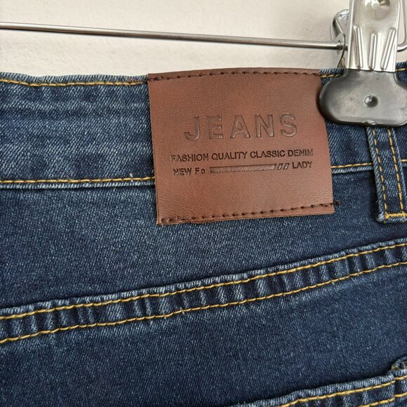 Straight Leg Jeans - Picture 4 of 5